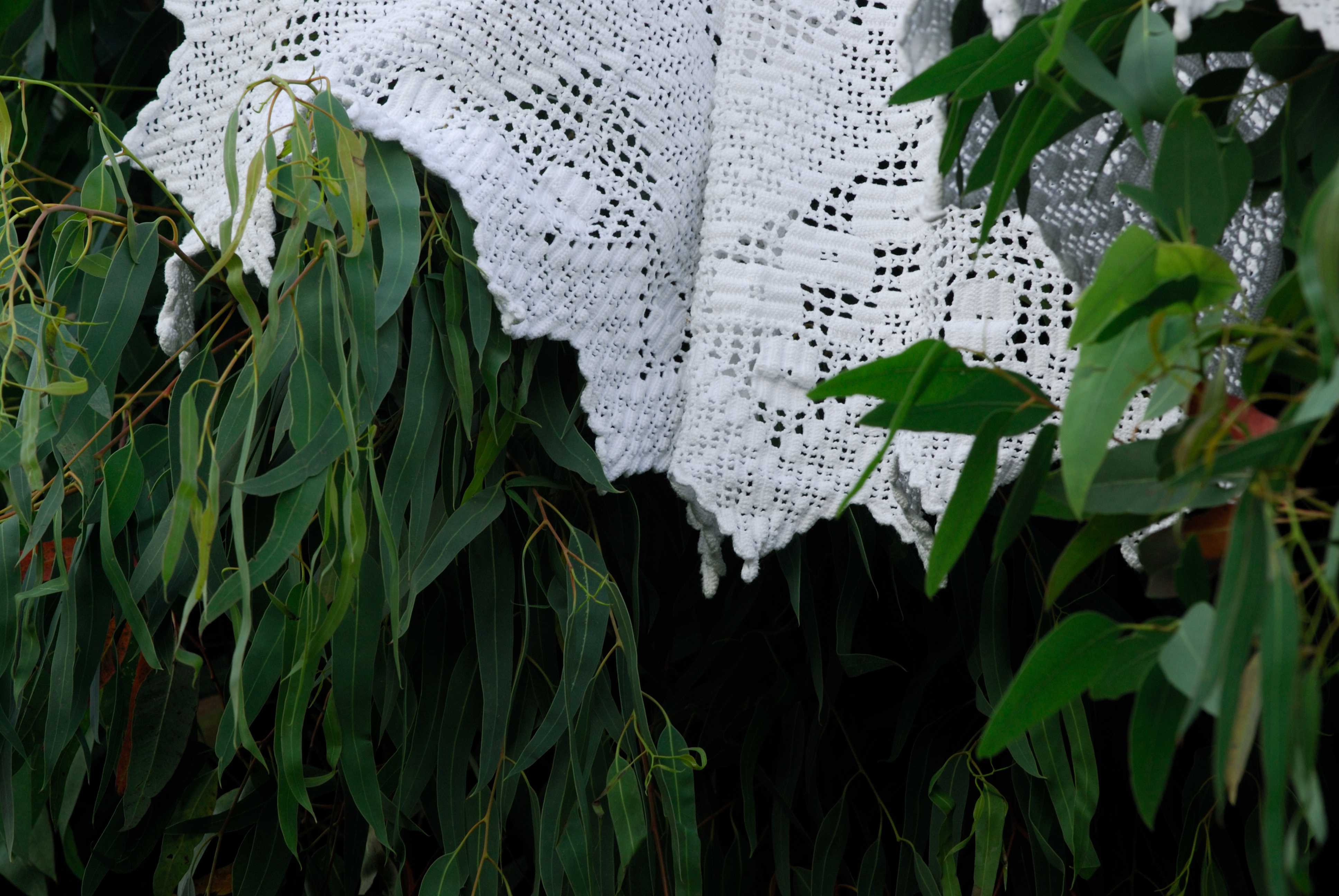 Detalles de un mant&oacute;n de croch&eacute;.