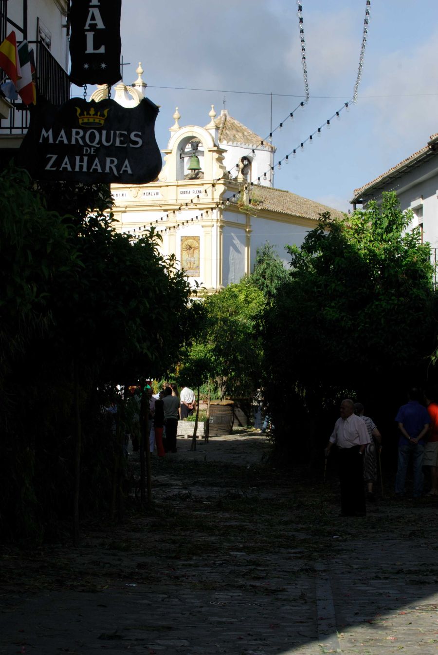 Imagen de la decoraci&oacute;n y preparaci&oacute;n del Corpus Christi.